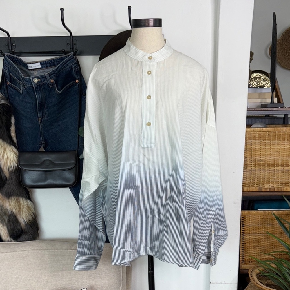 Elizabeth and James Gradient White and Blue Tunic